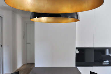 Immagine di una sala da pranzo moderna