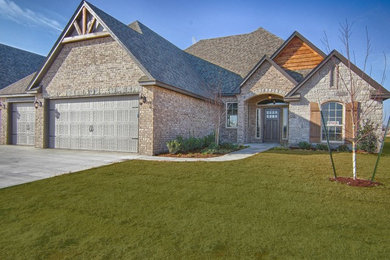 Inspiration for a timeless exterior home remodel in Oklahoma City