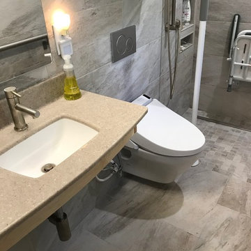 Small bathroom European Wetroom