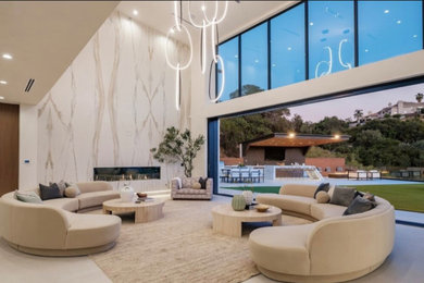 Minimalist living room photo in Los Angeles