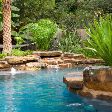 Custom Free Form Pool With Spa