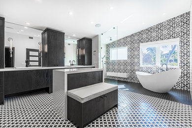 Bathroom - contemporary bathroom idea in Miami