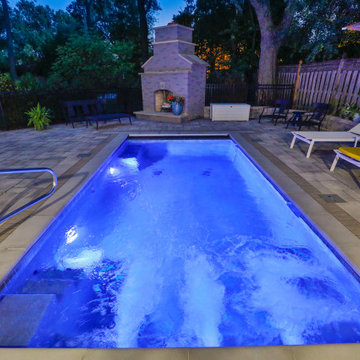 Hinsdale, IL Compact Rectilinear Swimming Pool with Automatic Pool Cover