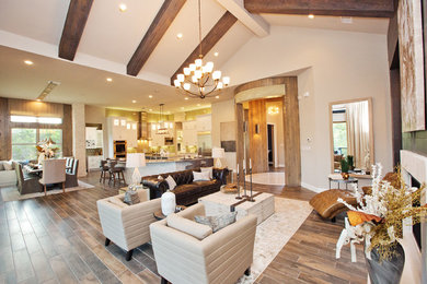 Transitional home design photo in Austin