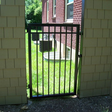 Grand Classic Walkway Gate