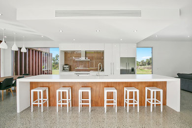 Inspiration for a modern kitchen in Geelong.