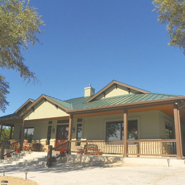 Lake View Courtyard Home
