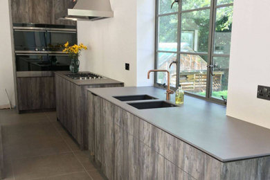 Example of a kitchen design in Oxfordshire