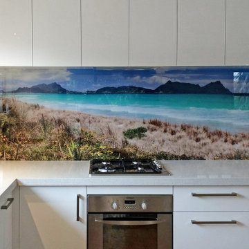 Art Glass Backsplashes - Kitchen and Bathroom