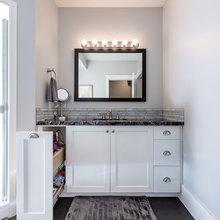 Spring Oak Hallway Bath