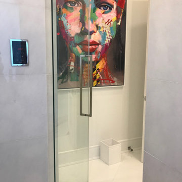 The mod pool home - steam shower