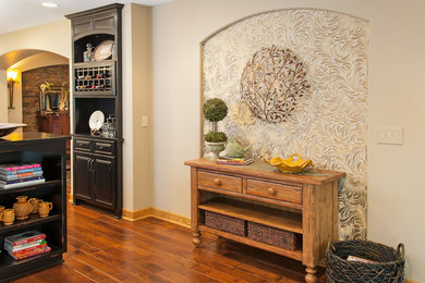 Example of a classic living room design in Minneapolis