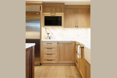 Example of a kitchen design in San Francisco