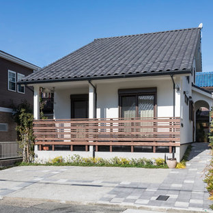 名古屋のエクレクティックスタイルのおしゃれな家の外観 (切妻屋根、戸建、瓦屋根) の写真