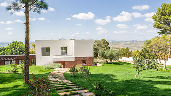 Courtyard house of stone