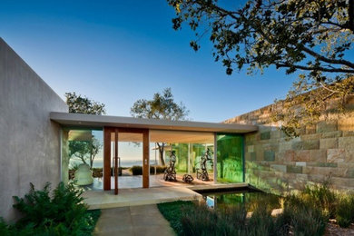 Entryway - traditional entryway idea in Santa Barbara