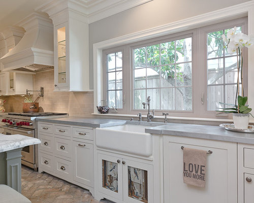 Küchen mit Küchenrückwand in Beige und Backsteinboden Ideen, Design