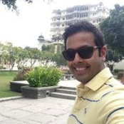 Yash Shahs foto