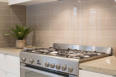 This is an example of a traditional kitchen in Melbourne.