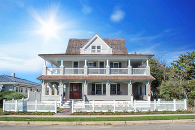 Inspiration for a large coastal exterior home remodel in New York