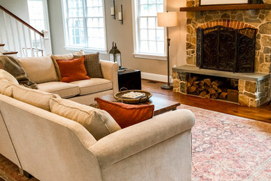 Example of a cottage living room design in Philadelphia