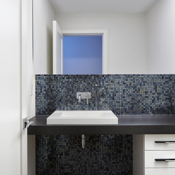 Mid-Century Minimalism