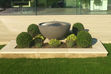 Solus Water Feature in the Surrey Hills