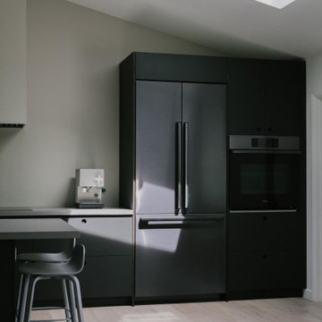 Holiday Studio // Woodland Hills, CA // Ventura, Pearl Oak