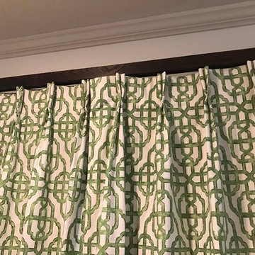 Transitional Living Room Window Treatments