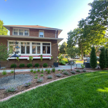 Comfortable Traditional Garden