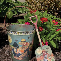 Nostalgic Pail & Shovel - Outdoor Decor