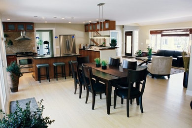 This is an example of a contemporary kitchen in Grand Rapids.