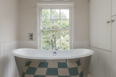 This is an example of a large contemporary bathroom in London.