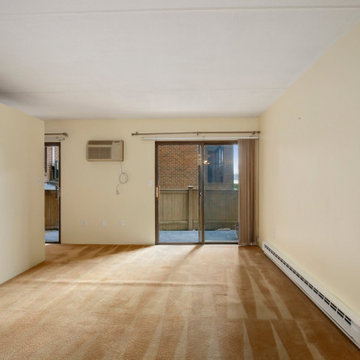 Well-Maintained Condo with Balcony in Medford