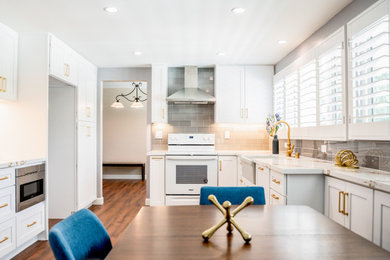 Kitchen - kitchen idea in Los Angeles