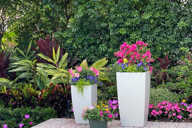 Island style deck photo in Miami