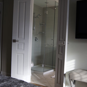 Remodeling a small master bedroom bathroom