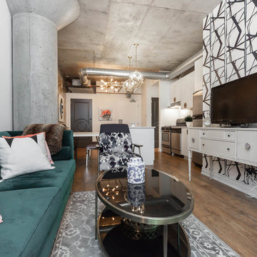Luxurious Designer Loft In Central King West Location
