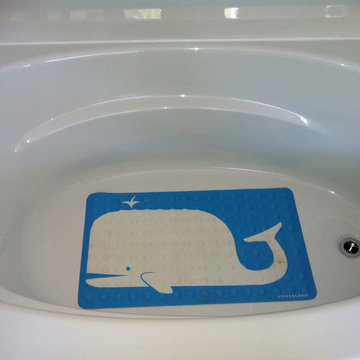 ShoreLark by the Sea:, Upper Nest bathroom