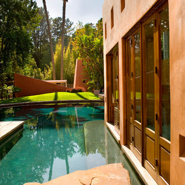 Mandeville Canyon Brentwood, Los Angeles modern luxury home backyard swimming po