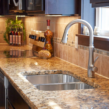 Pull down kitchen faucet with undermount kitchen sink