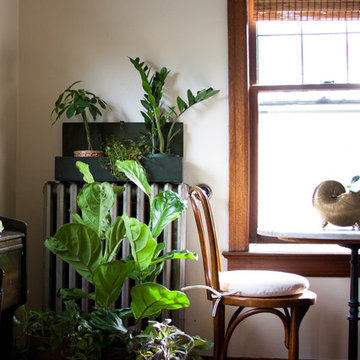 My Houzz: Creative Couple Furnishes a 1920's Rental with Vintage Finds