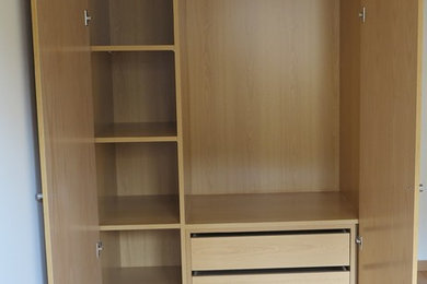 Completar interiores modulares con cajoneras y baldas