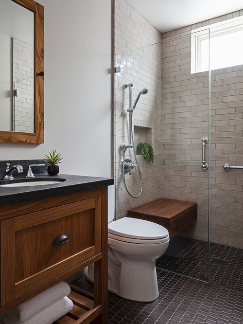 Rustikale Badezimmer mit bodengleicher Dusche Ideen, Design & Bilder