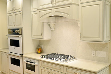 Kitchen - modern kitchen idea in Other