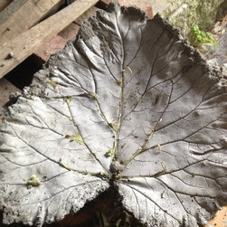 Concrete Garden Leaf - Garden Statues And Yard Art