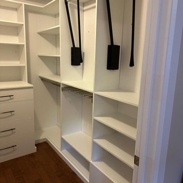 walk-in with pull down rod