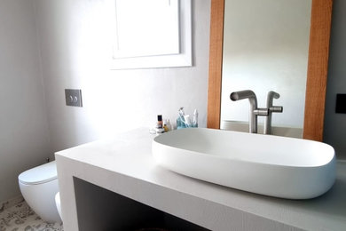 Esempio di una stanza da bagno minimalista con un lavabo