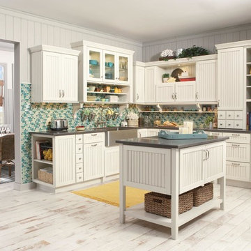 Merillat® Classic Avenue w/ 5 piece drawer in Maple Chiffon with Tuscan Glaze