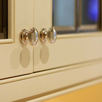 Elegant Butler's Servery